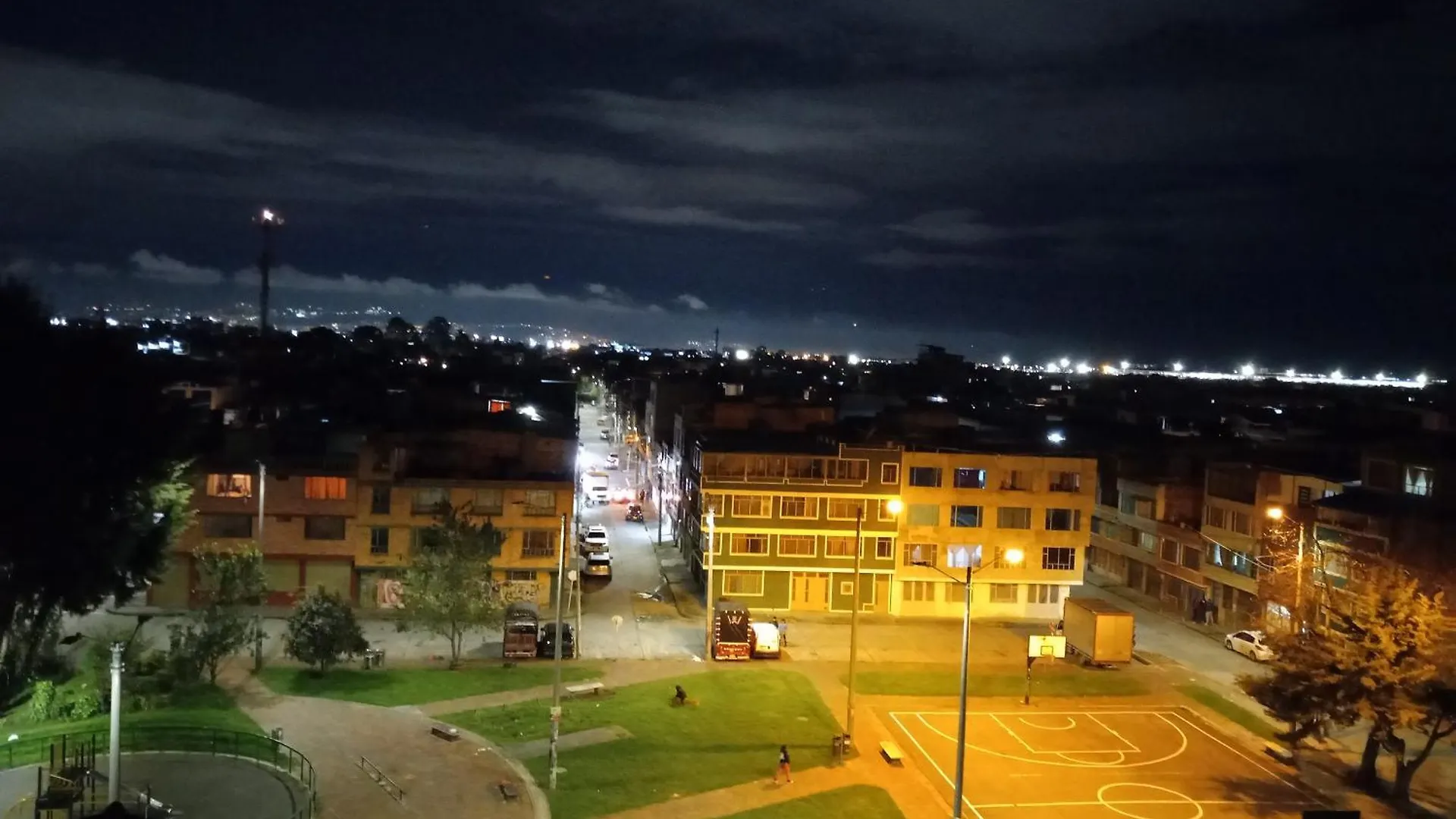Appartement Cerca Al Aeropuerto, Toma De Fotos Huellas Visa Embajada Eeuu 700 Bogota Colombia