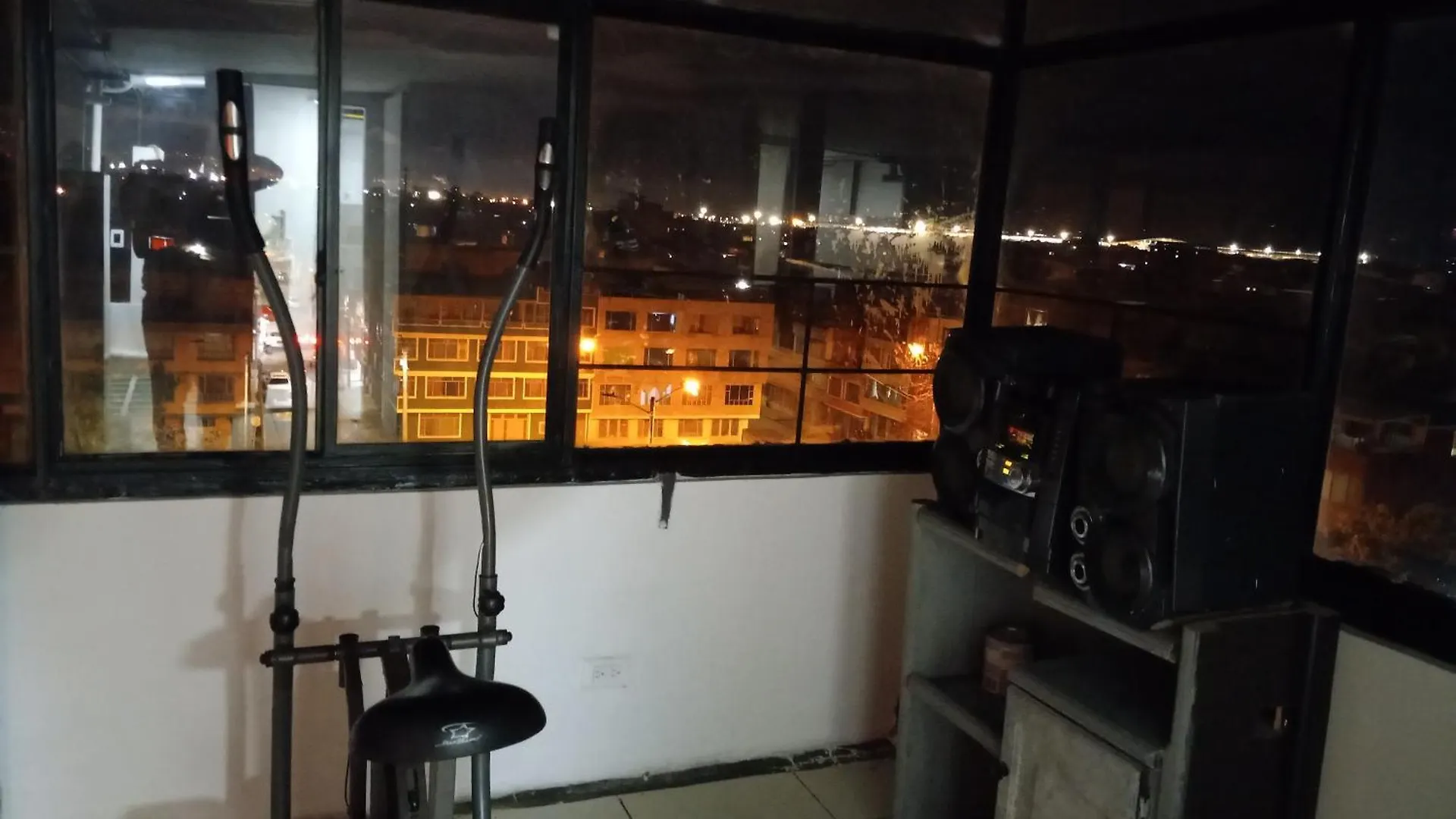 Cerca Al Aeropuerto, Toma De Fotos Huellas Visa Embajada Eeuu 700 Bogota Colombia