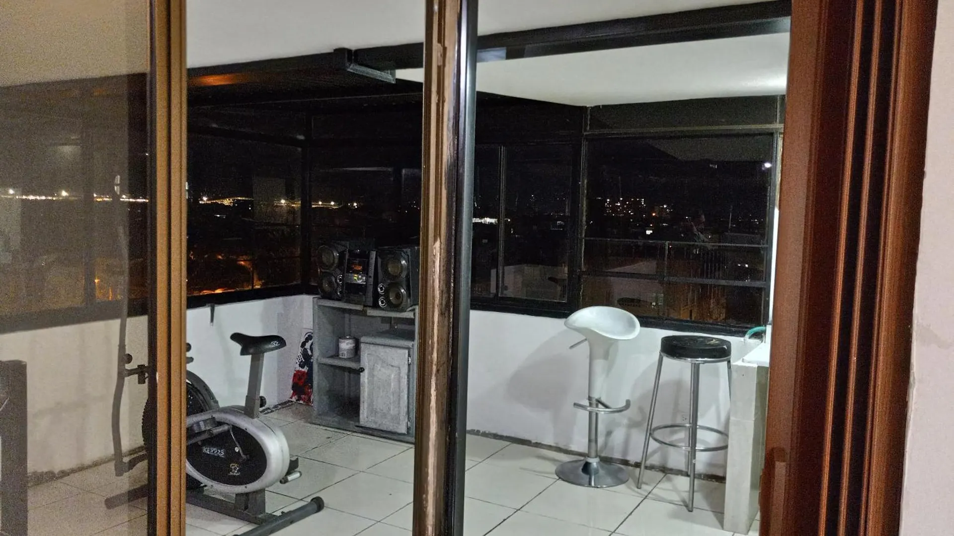 Cerca Al Aeropuerto, Toma De Fotos Huellas Visa Embajada Eeuu 700 Bogotá Apartament